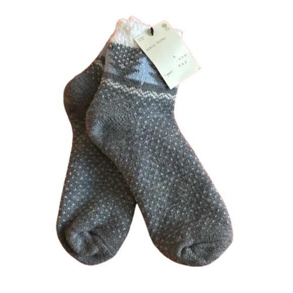 NWT a new day Women's Shoe Sz. 4-10 Gray/White/Blue Christmas Soft Cozy Socks - Picture 2 of 8